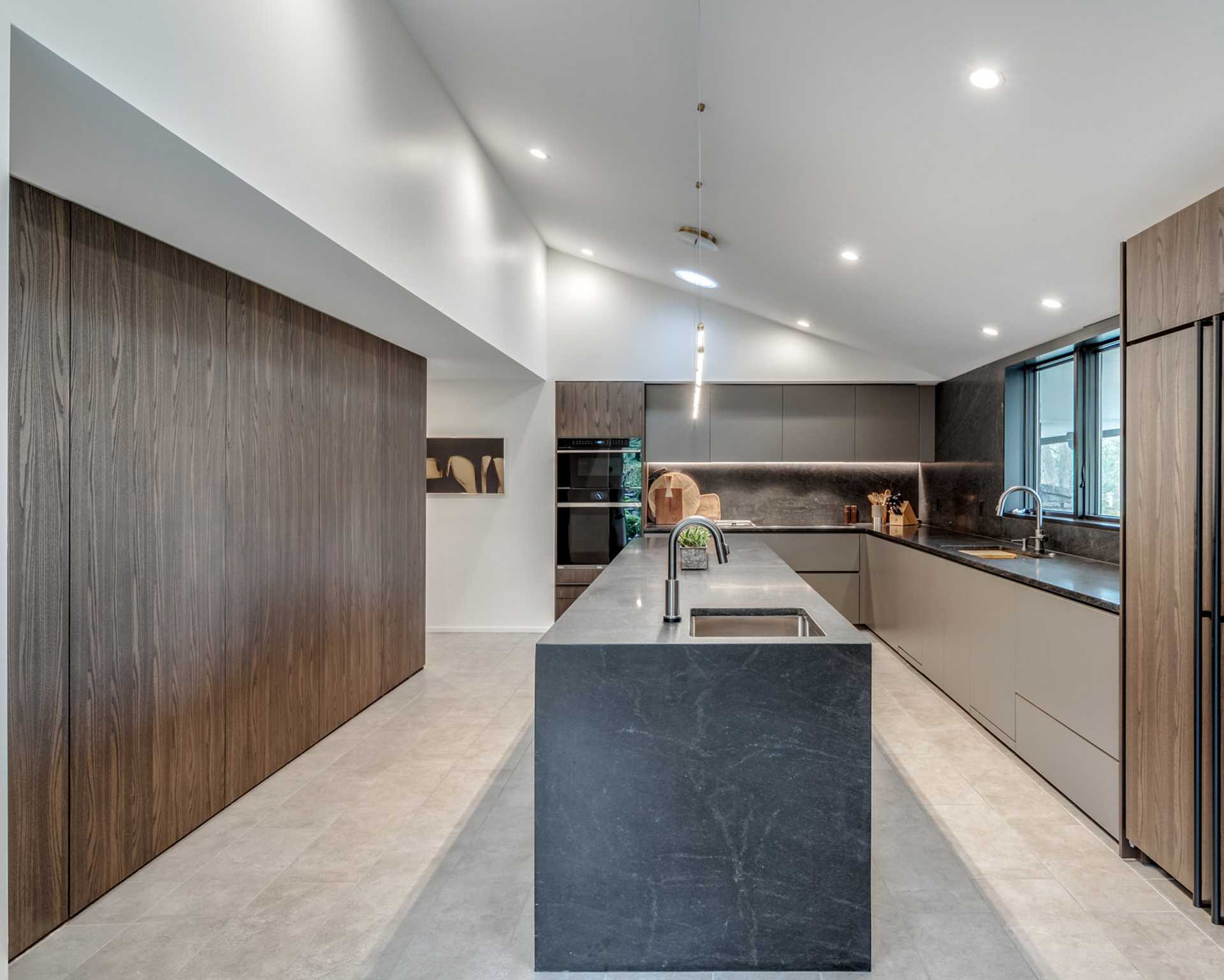 Modern kitchen in Indian Hill, Ohio Modern kitchen in Indian Hill, Ohio